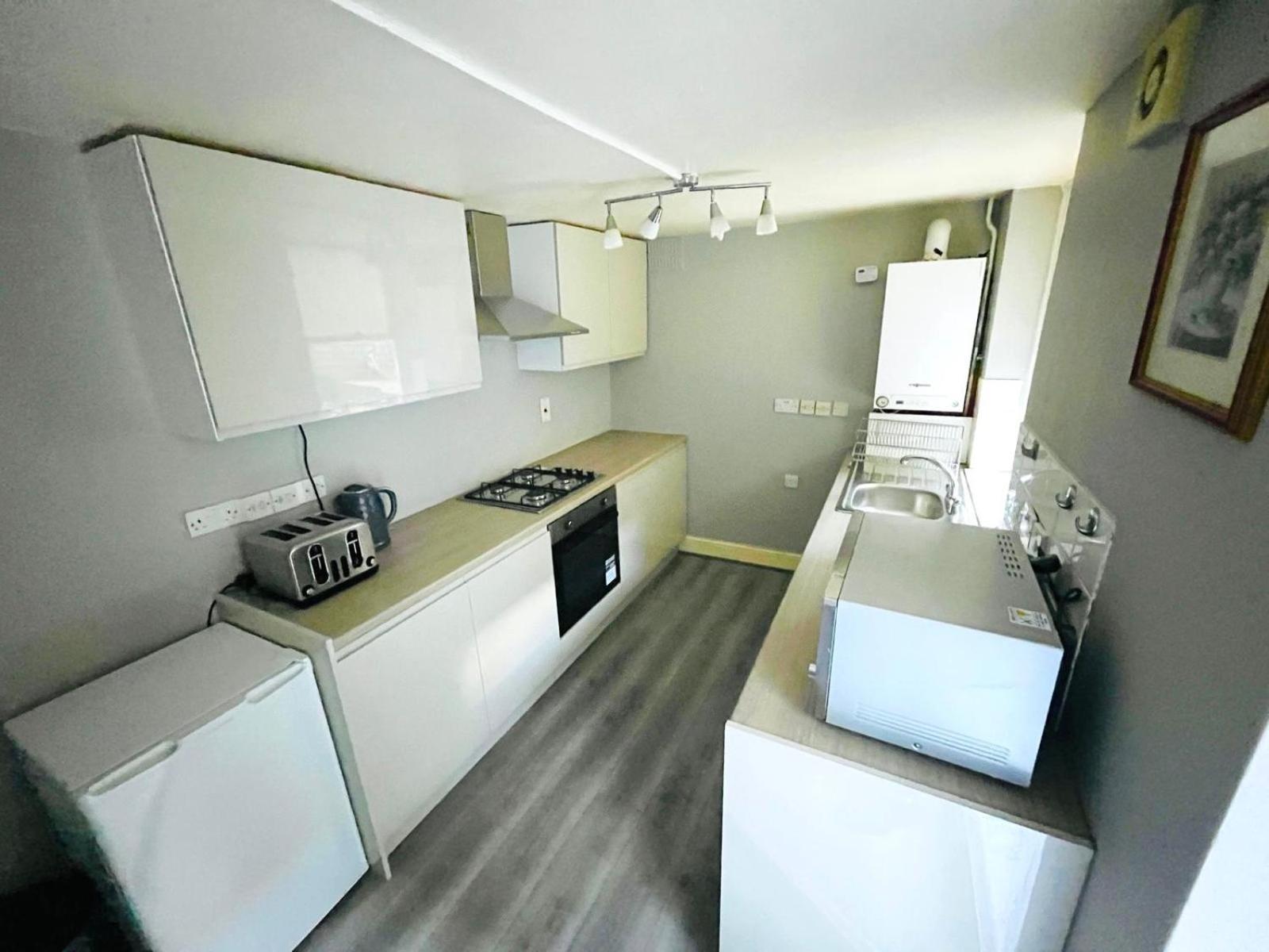 Charming 1-bedroom Flat For Rent In Apartment