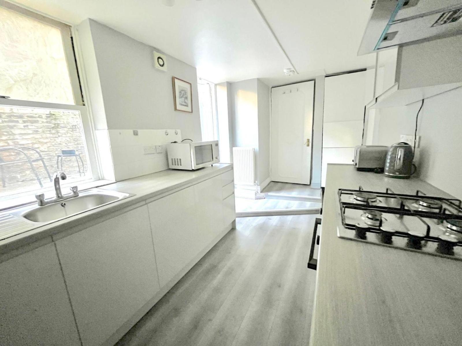 Charming 1-bedroom Flat For Rent In Apartment London